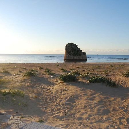 Appartamento Sul Mare Torre Pali Exteriör bild