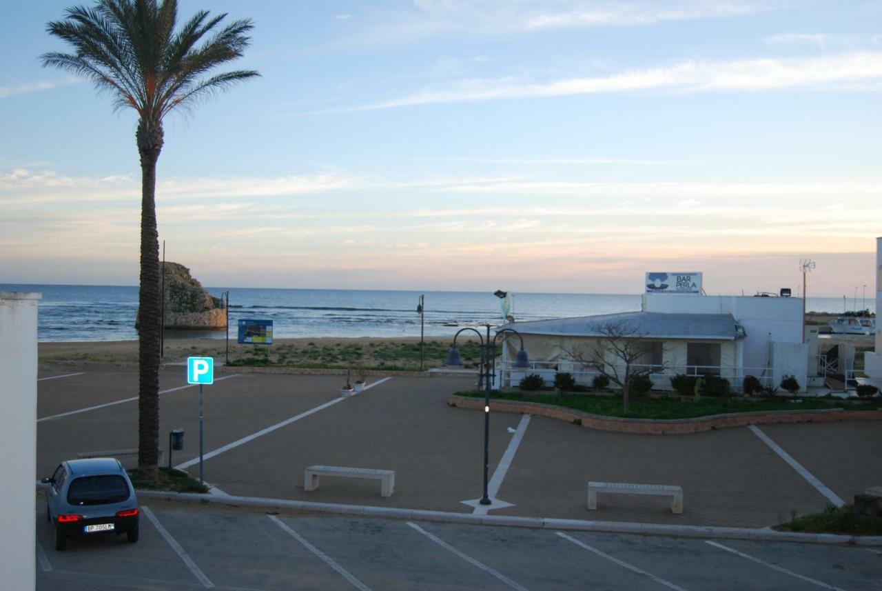Appartamento Sul Mare Torre Pali Exteriör bild