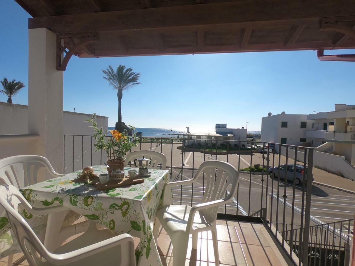 Appartamento Sul Mare Torre Pali Exteriör bild